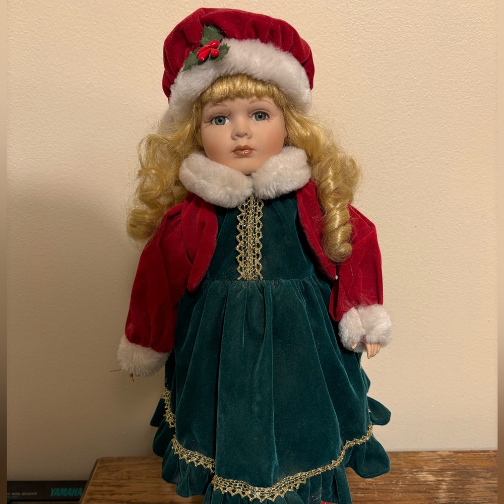 Noble Heritage Collection 16” Christmas Doll 1998 item # CT80010